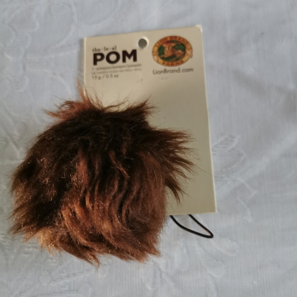 The Le-Le Pom Pom Brown Faux Fur - Picture 1 of 3